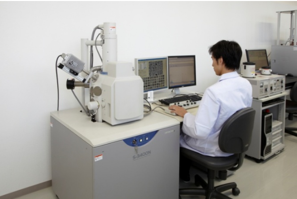 走査型電子顕微鏡（SEM-EDX)による石綿含有建材分析